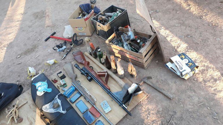 La fiscalía halló armas en un allanamiento en Tratayén el 19 de septiembre.