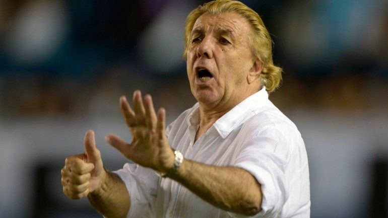 Mostaza Merlo sufrió un infarto y los hinchas le hacen el aguante en las redes