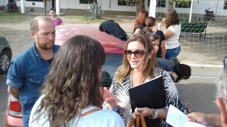 En la escuela rural 301 no pueden empezar las clases porque no tienen porteros