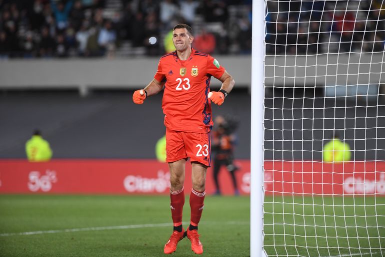 Dibu Martínez habló sobre el cantito de los hinchas: Escuchaba a la gente