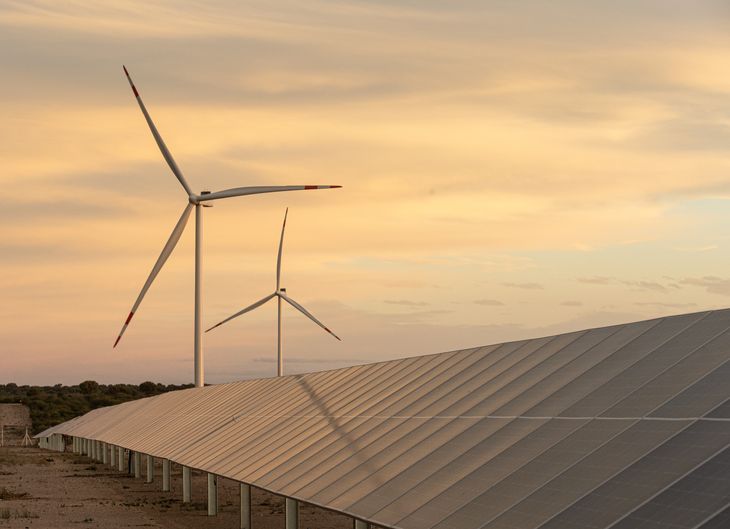 El primer parque híbrido solar-eólico está en San Luis y ya genera energía. El primer parque híbrido solar-eólico está en San Luis y ya genera energía.