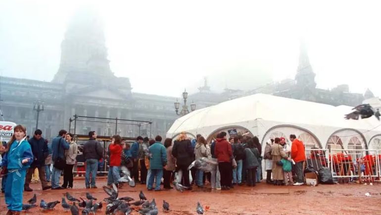 La protesta de la carpa blanca docente duró más de un año, donde los trabajadores de la educación hacían huelga de hambre. 