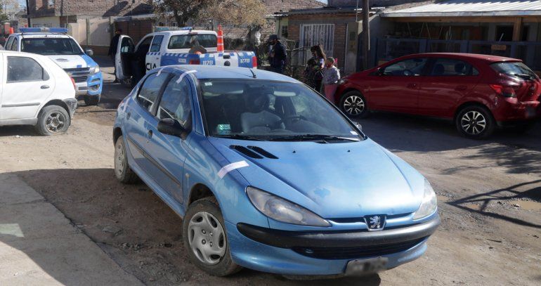 Centenario: robaron un auto y protagonizaron un raid delictivo