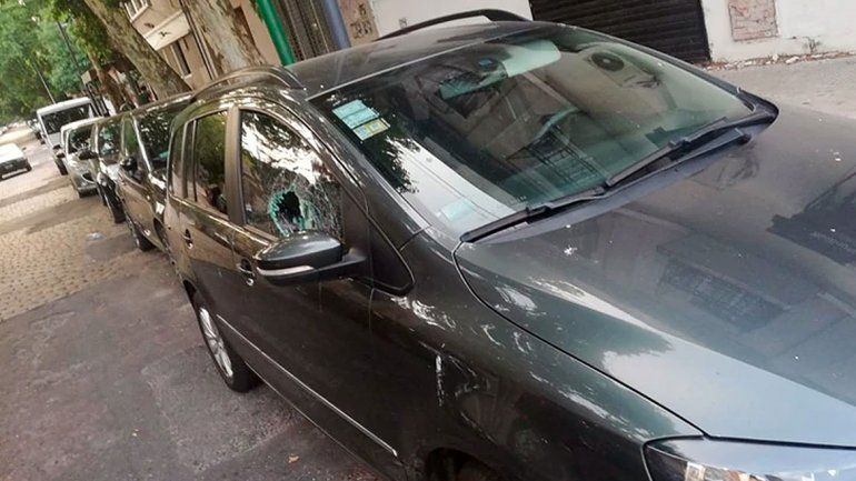 Una imprudencia peligrosa: padres que dejan a sus hijos en los autos