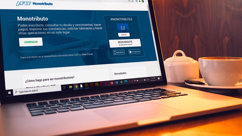 Las escalas de facturación así como las cuotas mensuales a pagar se ajustan por inflación de manera semestral. Las escalas de facturación así como las cuotas mensuales a pagar se ajustan por inflación de manera semestral.