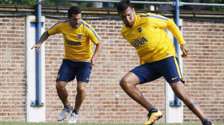 Chávez se ganó un lugar en el equipo titular. Compartirá el ataque con Tevez y Pavón.&nbsp;