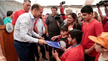 gutierrez entrego 32 casas en cuenca xvi y anuncio 40 mas gutierrez entrego 32 casas en cuenca xvi y anuncio 40 mas