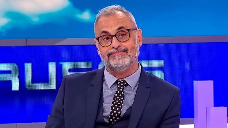 El periodista puso en venta la casa donde convivió con Romina Pereiro.