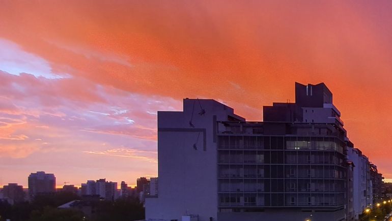 El cielo de fuego en Neuquén copó las redes sociales