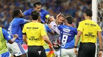 trompadas, patadas y corridas: las dramaticas imagenes de la batalla campal cruzeiro y atletico mineiro que dejo 23 expulsados trompadas, patadas y corridas: las dramaticas imagenes de la batalla campal cruzeiro y atletico mineiro que dejo 23 expulsados