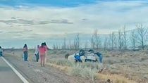 El vuelco se originó en la Ruta 237 entre Picún Leufú y El Chocón. El vuelco se originó en la Ruta 237 entre Picún Leufú y El Chocón.