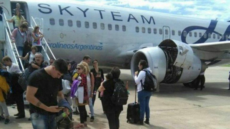 Susto en un vuelo que aterrizó de emergencia por un desperfecto