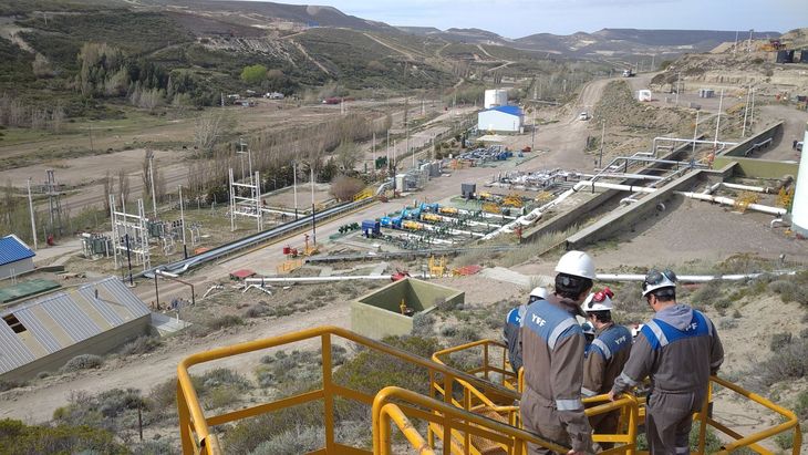 Pecom se hará cargo de las áreas de YPF en Chubut. El Sindicato de Petroleros Privados desactivó las medidas de fuerza.