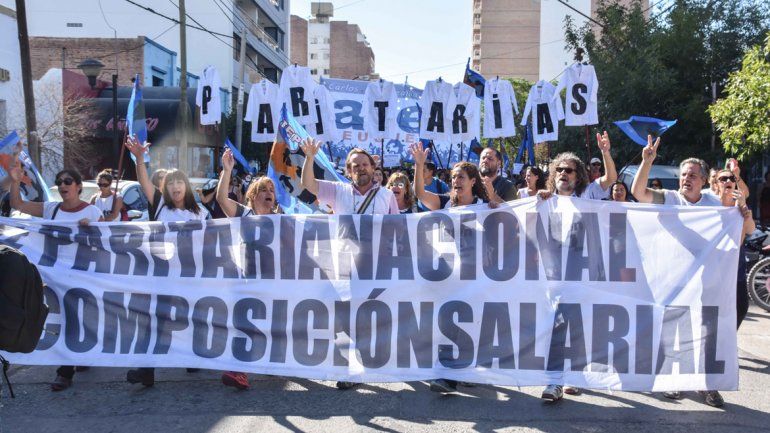 Los docentes nucleados en ATEN volvieron a salir a las calles para reclamar mejores salarios.