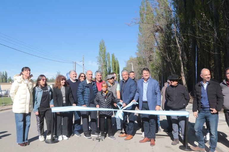 Un nuevo acceso desde Plottier mejora la conectividad vial: quedó inaugurada la pavimentación