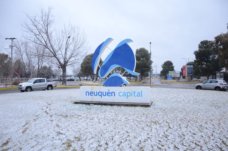 ¡Neuquén amaneció con nieve! Así sigue el pronóstico durante el finde