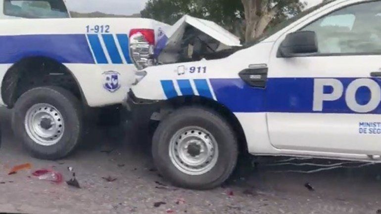 Video: iban a entregar patrulleros OKM pero los terminaron chocando