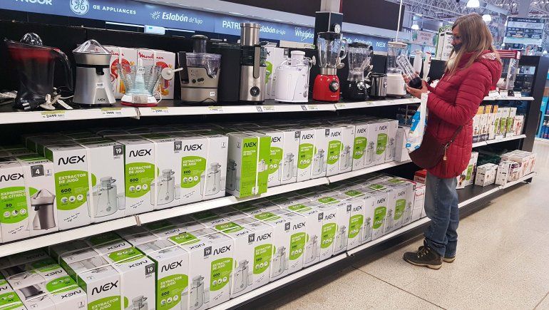 La Muni intimó a súper e hipermercados a comercializar artículos esenciales