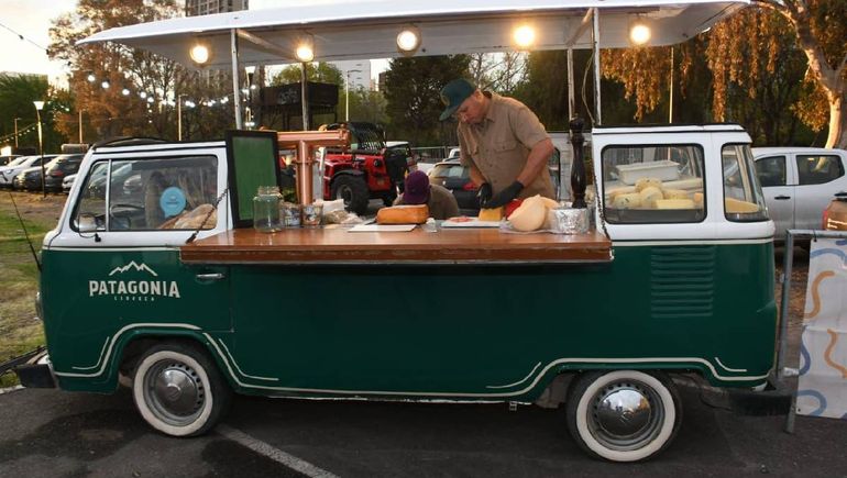 Los lugares gastronómicos están al orden del día con mucha diversidad en Paseo de la Costa. Los lugares gastronómicos están al orden del día con mucha diversidad en Paseo de la Costa.