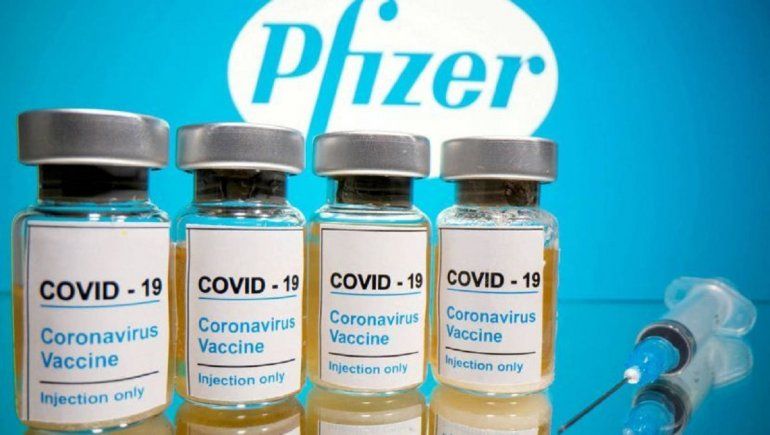 Vacuna contra Covid-19 de Pfizer puesta a William Shakespeare.
