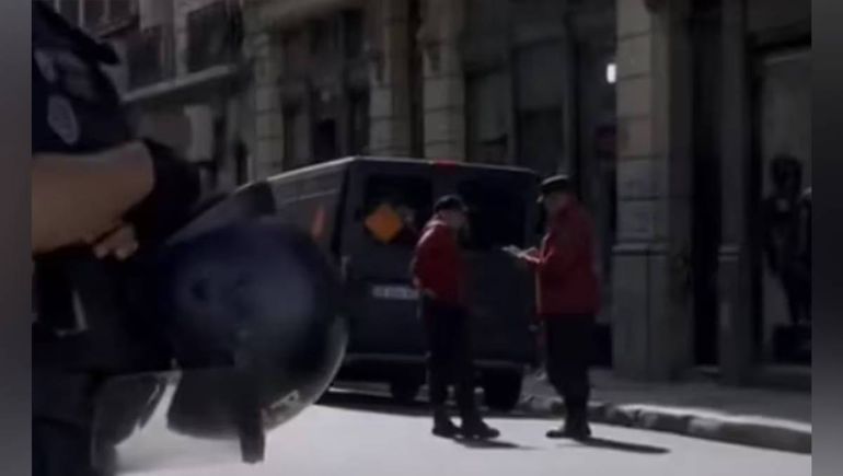 Operativo: encontraron mil granadas y un fusil en un local cercano al Obelisco