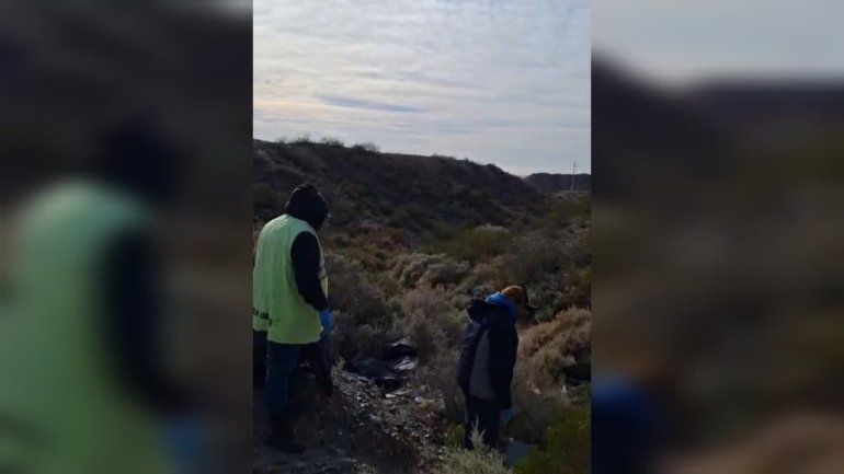 Personal de Limpieza Urbana encontró los consoladores y procedió a su remoción del lugar. 