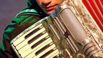Marcelo y su acordeón. Marcelo y su acordeón.