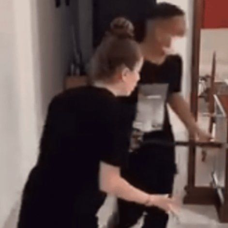 ¿Un fantasma? Ridiculizó a su novio y el video se hizo viral