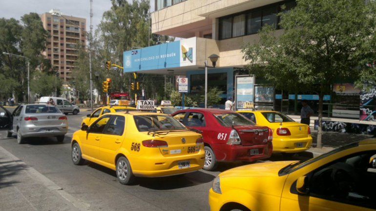 En tres horas, unos 300 taxistas fueron a poner el GPS