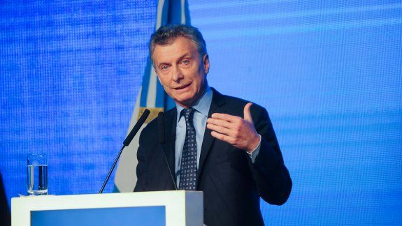 El jefe de Estado habló ante mil empresarios, funcionarios y opositores.