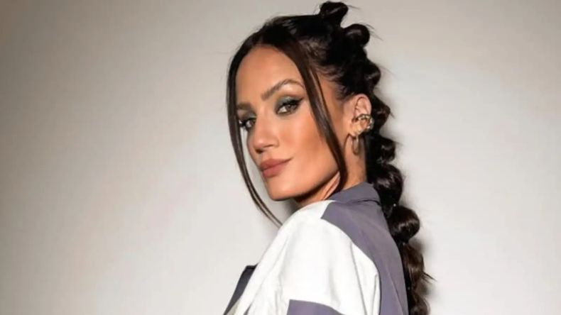 La foto del árbol de navidad de Paula Chaves con la que la fulminaron en las redes | LM Neuquen La foto del árbol de navidad de Paula Chaves con la que la fulminaron en las redes