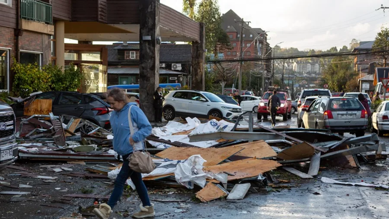 El tornado en Puerto Varas causó numerosos daños