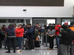 Los pasajeros tuvieron que esperar media hora sin saber cuál era el peligro ni si podrían subir al vuelo que los trasladaría de Comodoro Rivadavia a Buenos Aiures (foto de archivo, ilustrativa). Los pasajeros tuvieron que esperar media hora sin saber cuál era el peligro ni si podrían subir al vuelo que los trasladaría de Comodoro Rivadavia a Buenos Aiures (foto de archivo, ilustrativa).