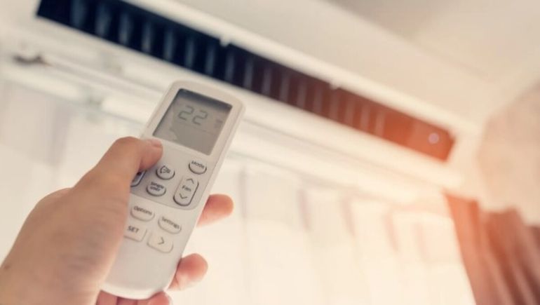 Los especialistas recomiendan no bajar la temperatura de forma automática para buscar alivio.