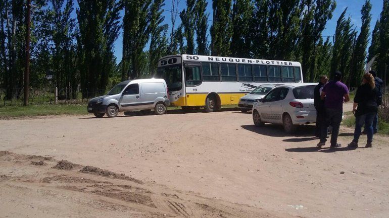 Liberaron el colectivo retenido tras el compromiso de la Municipalidad de reparar las calles