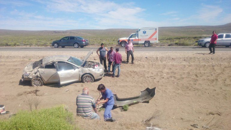 Afortunadamente los ocupantes del vehículo salieron ilesos.