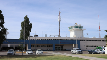 Un inédito paro del SMN podría afectar los vuelos en Neuquén. Un inédito paro del SMN podría afectar los vuelos en Neuquén.