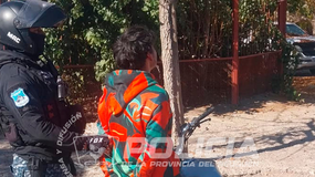 Inédito: un operativo terminó con la demora de un hombre con seis pedidos de captura | LM Neuquen Inédito: un operativo terminó con la demora de un hombre con seis pedidos de captura