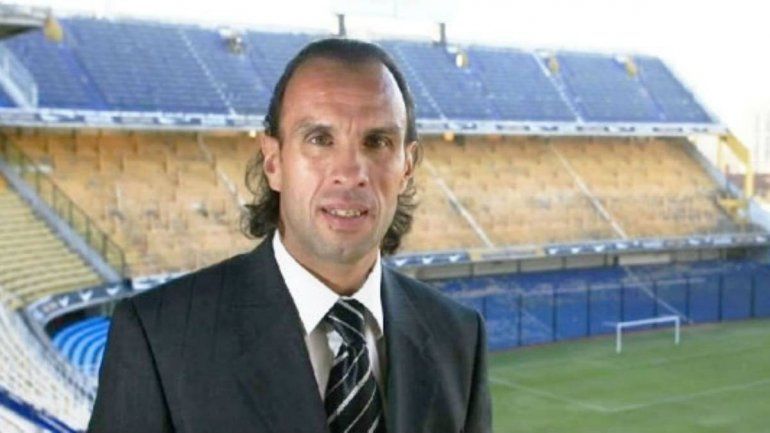 El Mono abandonó de repente Boca y se armó.