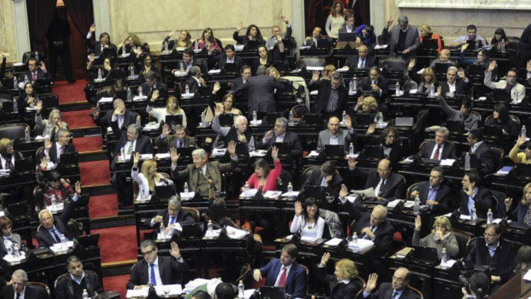 La oposición no logró imponerse el debate para frenar los aumentos