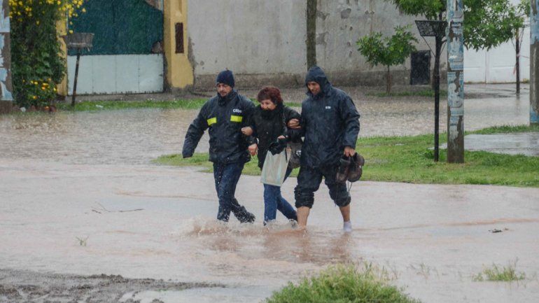 Habilitaron cuatro centros de evacuados en la ciudad