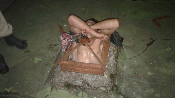 El delincuente fue detenido e internado por los cortes que sufrió.