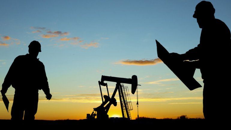 Las mejores carreras cortas para trabajar en la industria petrolera en 2024