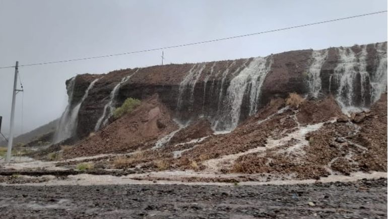 Añelo, jaqueada por las lluvias: evacuados y complicaciones en las rutas
