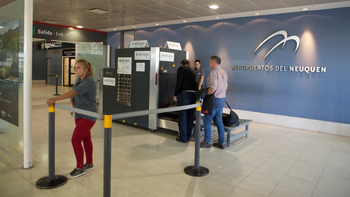 Aún no reparan el escáner fitosanitario del aeropuerto de Neuquén: ¿Qué puede pasar?