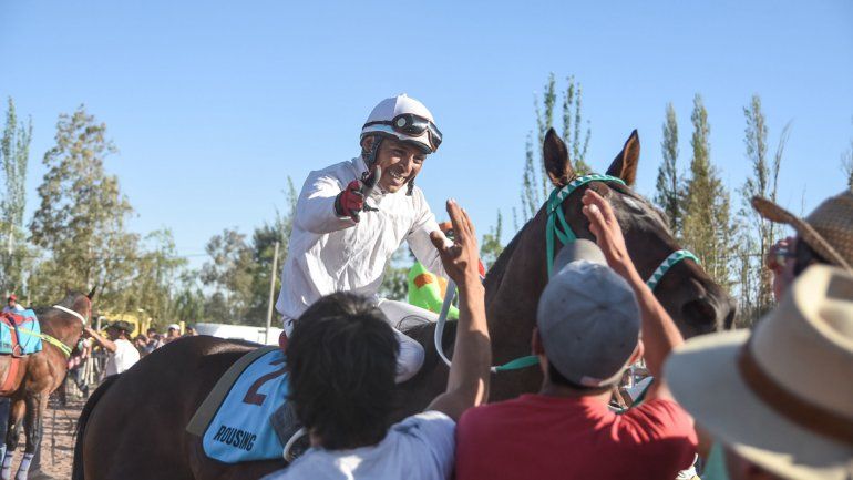 Amigo Negro José. Carinao volvió a dominar el Pellegrini con un pingo que conoce mucho.
