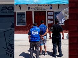 El prófugo circulaba por la vía pública. El prófugo circulaba por la vía pública.