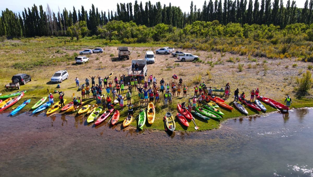 Unieron San Patricio del Chañar y Villa Manzano en Kayak