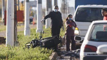 embistio a motociclista y escapo del lugar: la victima murio embistio a motociclista y escapo del lugar: la victima murio