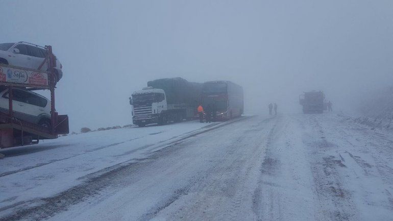 Piden precaución para cruzar a Chile debido a las intensas nevadas